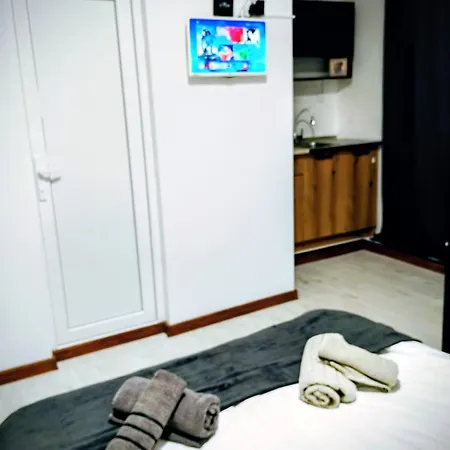 Guesthouse1 Karma369 אכסניה *