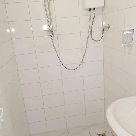 Guesthouse1 Karma369 Vandrerhjem *