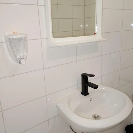 Guesthouse1 Karma369 Vandrerhjem